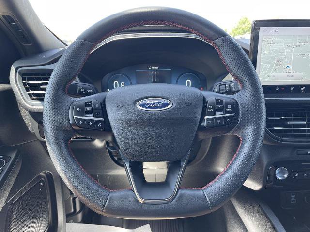 Certified 2023 Ford Escape ST-Line Elite w/ Premium Technology Package AWD/4WD image 11