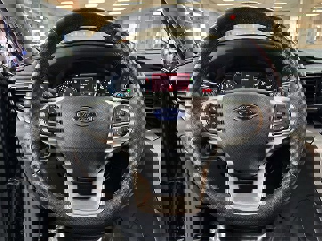 Certified 2022 Ford Explorer XLT w/ Equipment Group 202A image 6