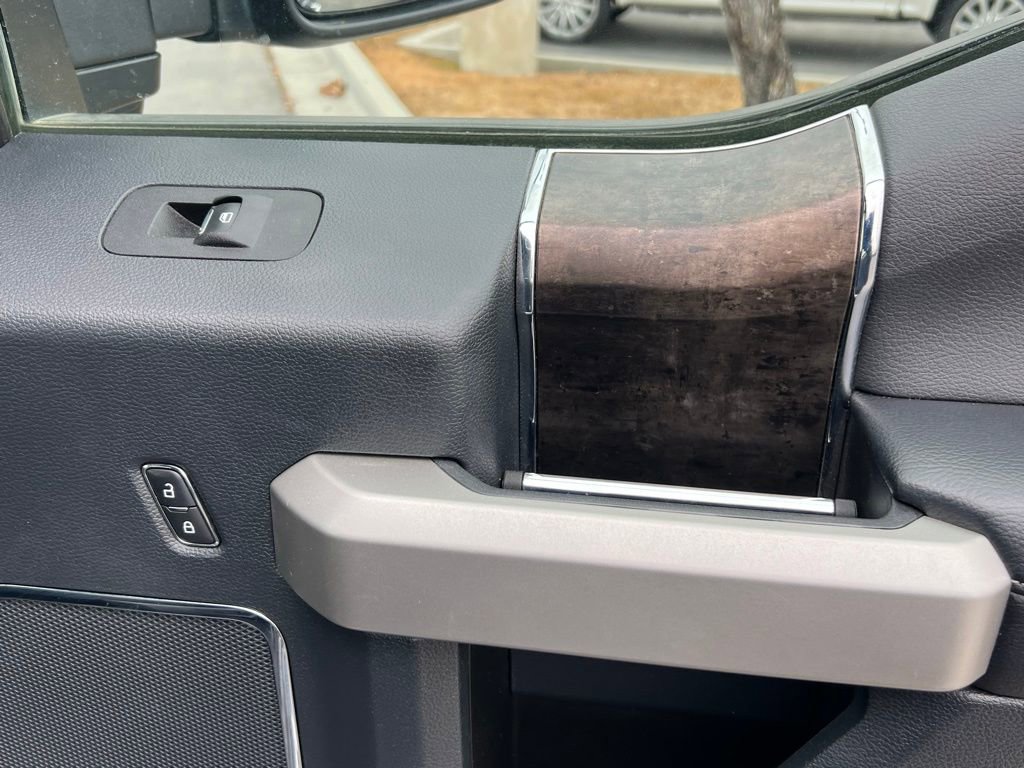 Certified 2022 Ford F350 Lariat w/ Chrome Package image 17