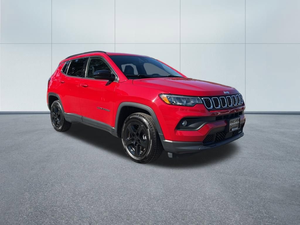 Used 2024 Jeep Compass Latitude image 4