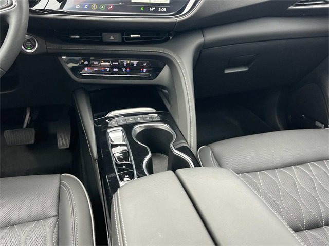Used 2023 Buick Envision Avenir image 18