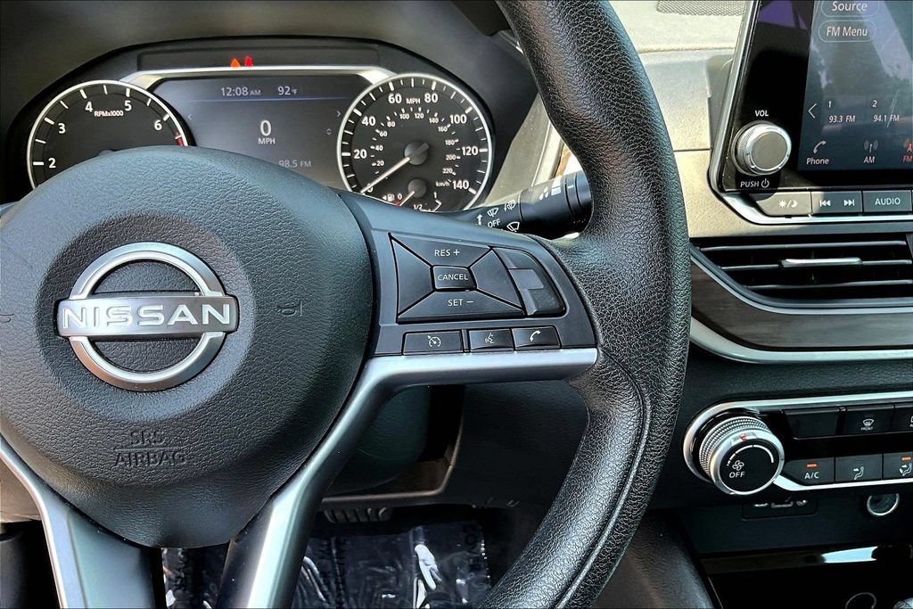 Used 2024 Nissan Altima 2.5 SV FWD image 14