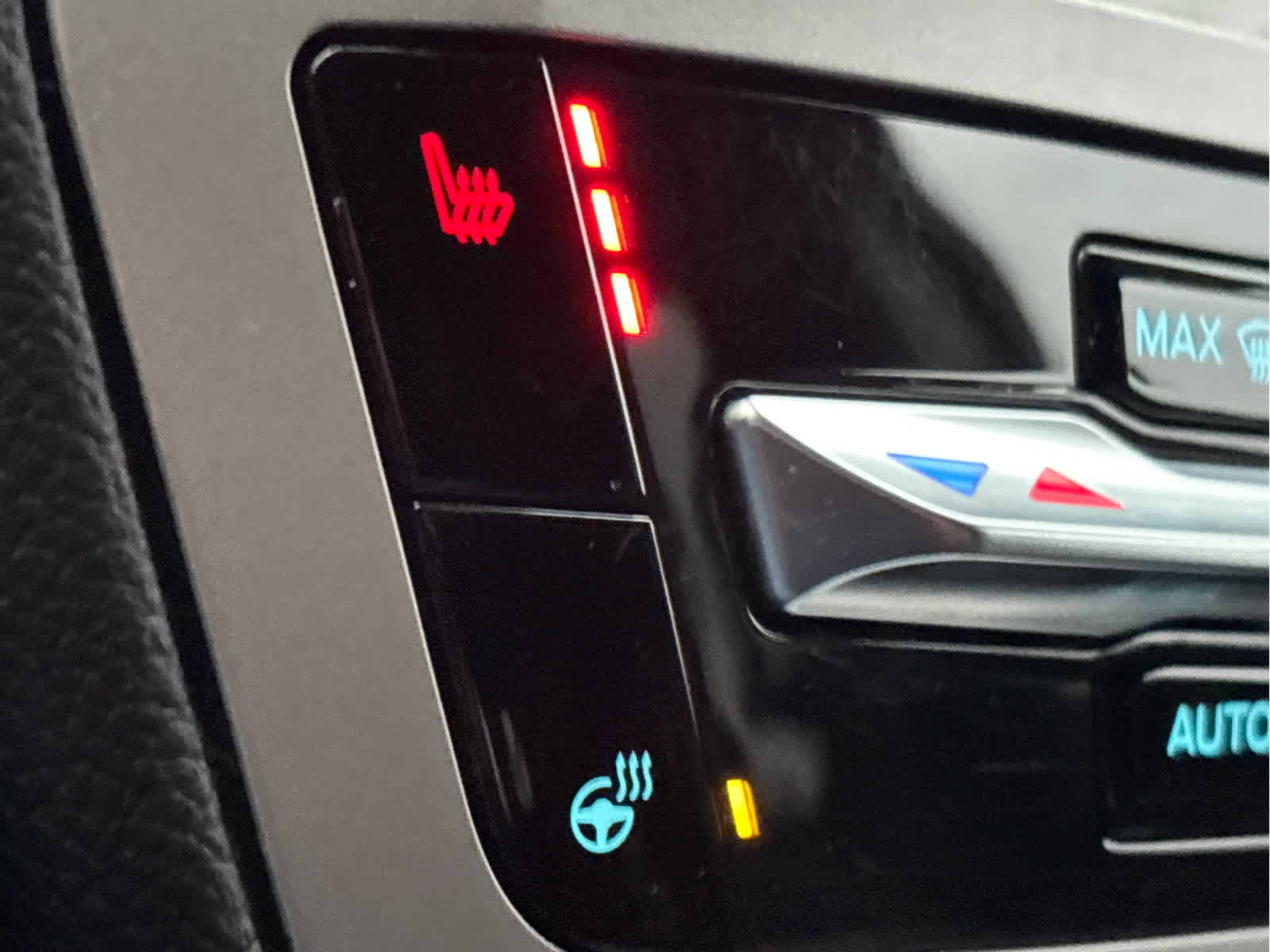 Certified 2023 Ford Explorer XLT w/ Equipment Group 202A image 22