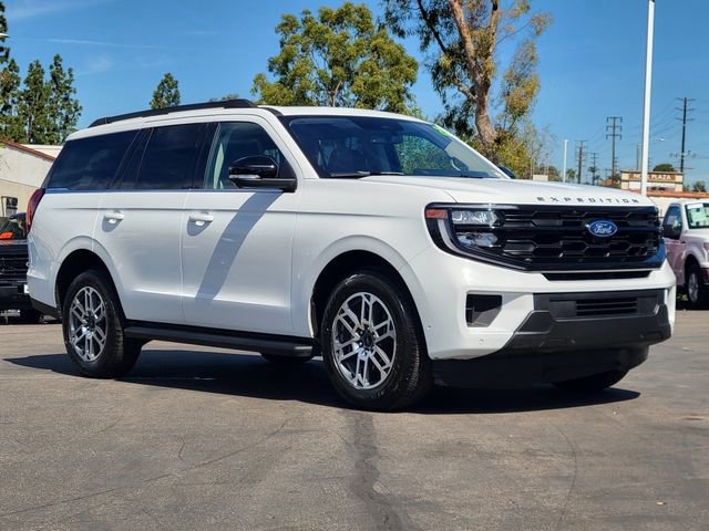 Certified 2025 Ford Expedition Active image 6