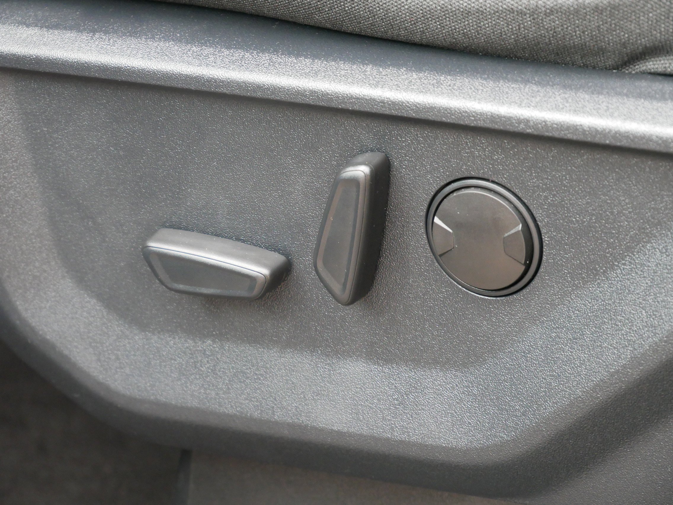 Certified 2022 Ford F150 XLT w/ Equipment Group 302A High image 11