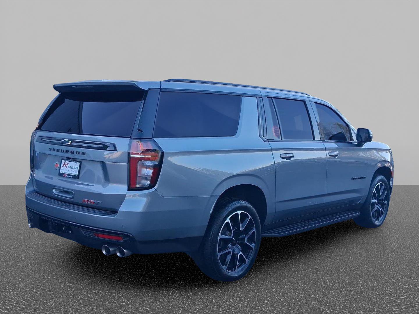 Used 2024 Chevrolet Suburban RST w/ Sport Performance Package AWD/4WD image 5