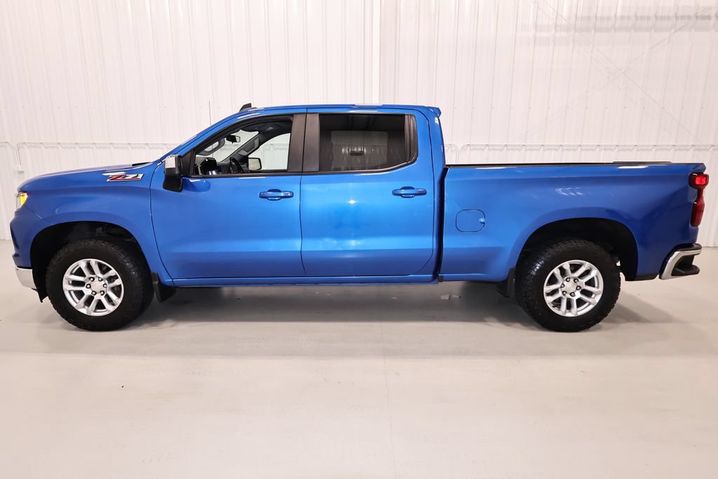 Used 2022 Chevrolet Silverado 1500 LT AWD/4WD image 7