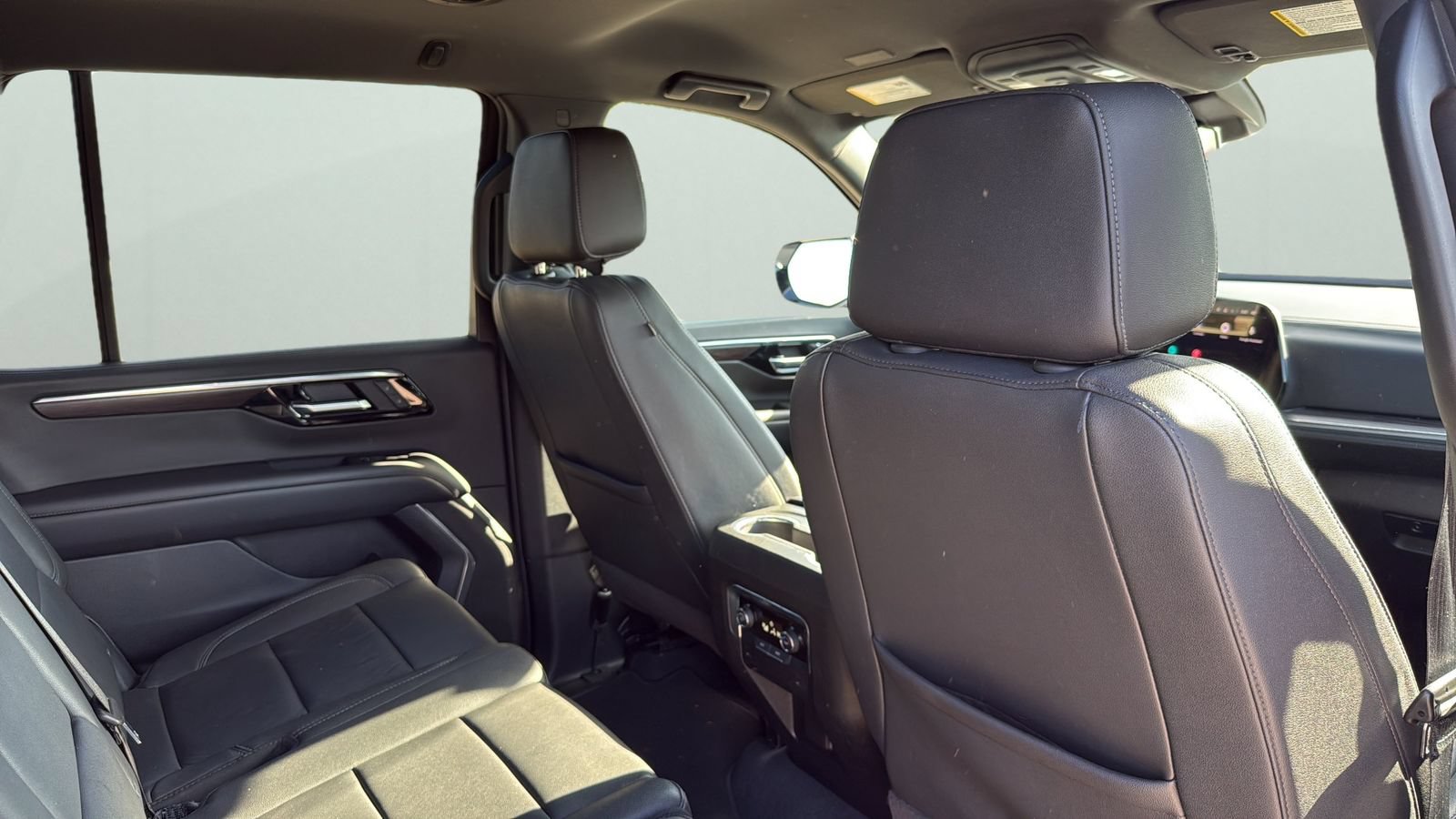 Used 2025 Chevrolet Tahoe LT RWD image 26
