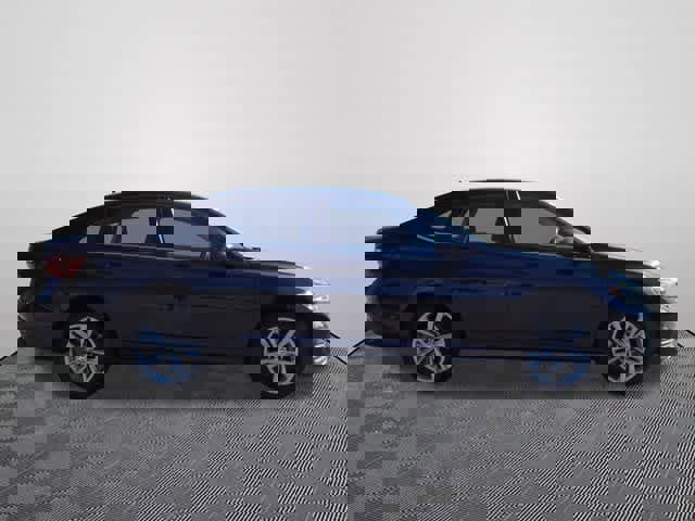 Used 2024 Volkswagen Jetta SE image 4