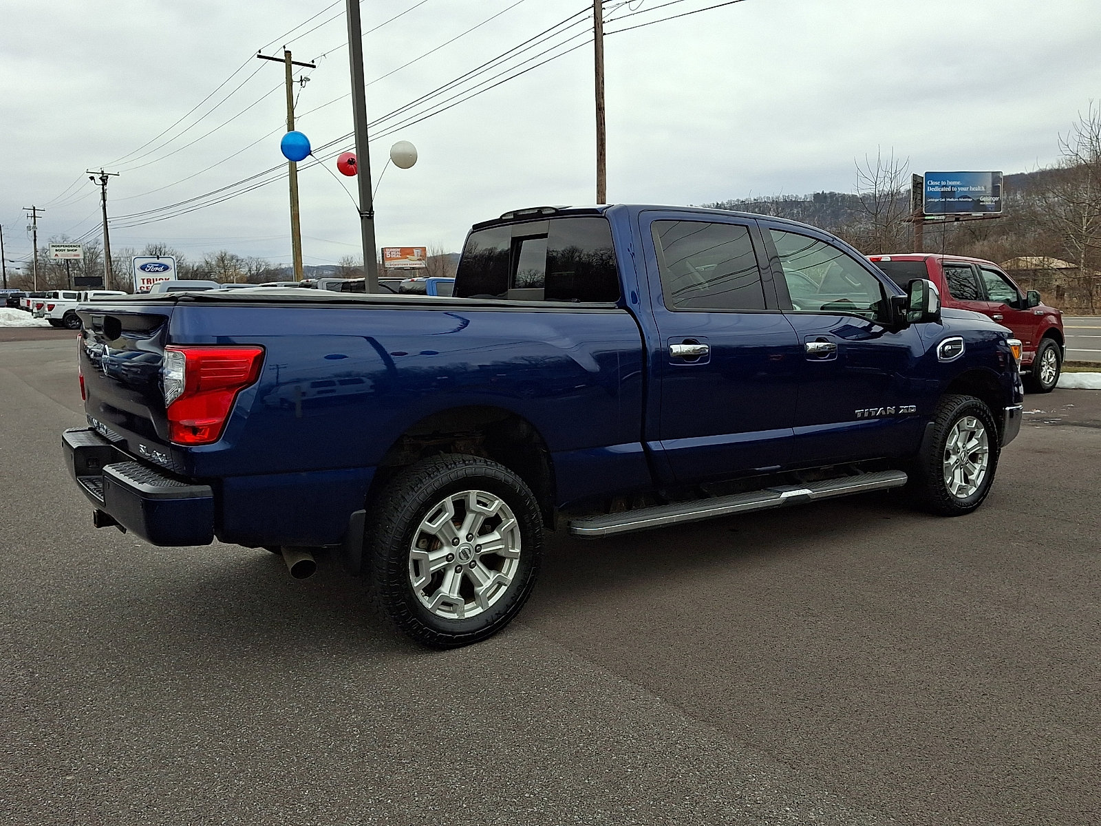Used 2017 Nissan Titan SL AWD/4WD image 11