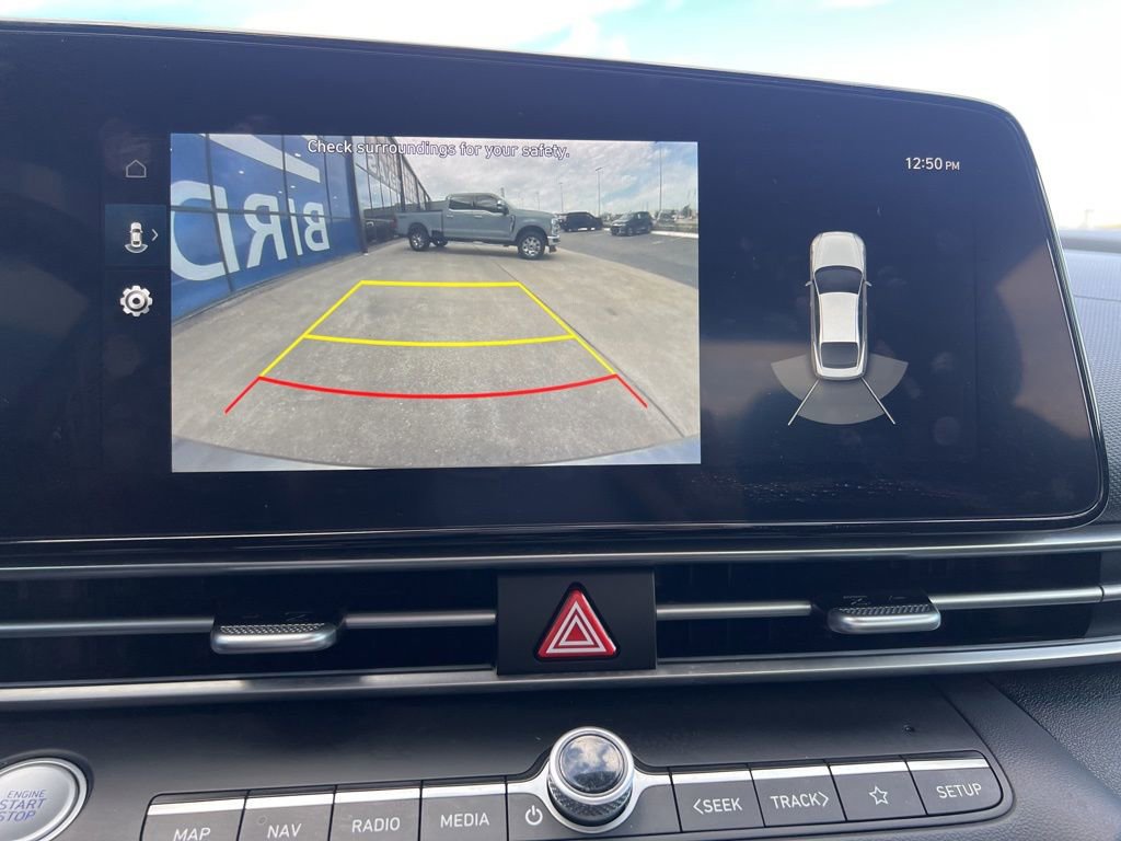 Used 2023 Hyundai Elantra Limited image 13