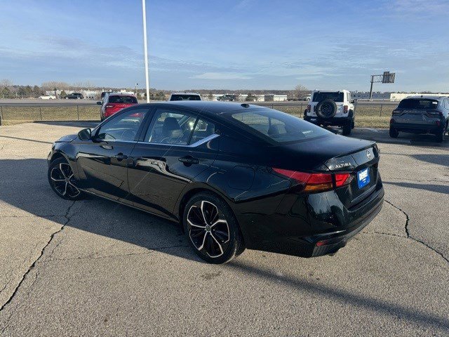 Used 2024 Nissan Altima 2.5 SR image 3
