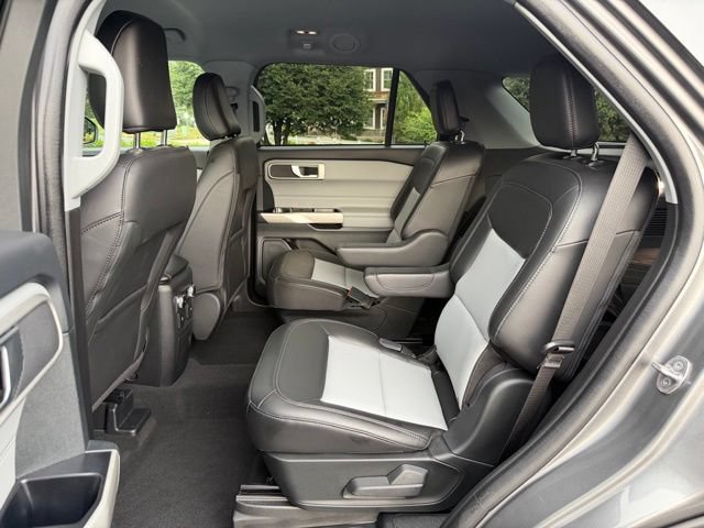 Certified 2023 Ford Explorer XLT w/ Equipment Group 202A AWD/4WD image 19