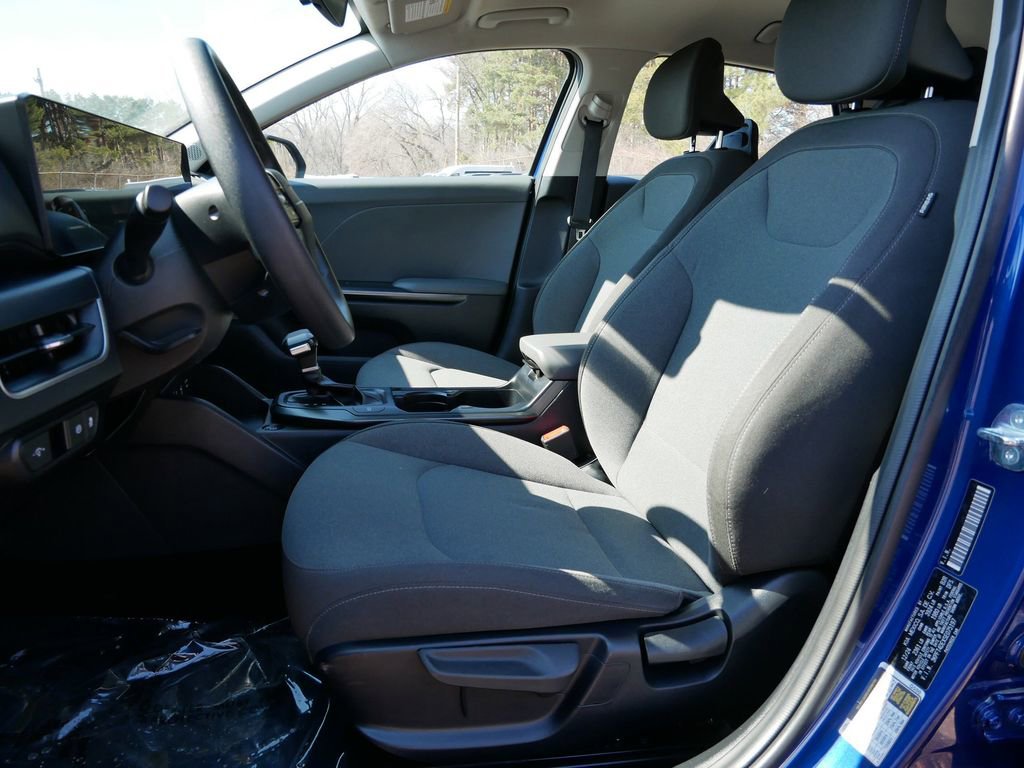 Used 2025 Kia K4 FWD image 15