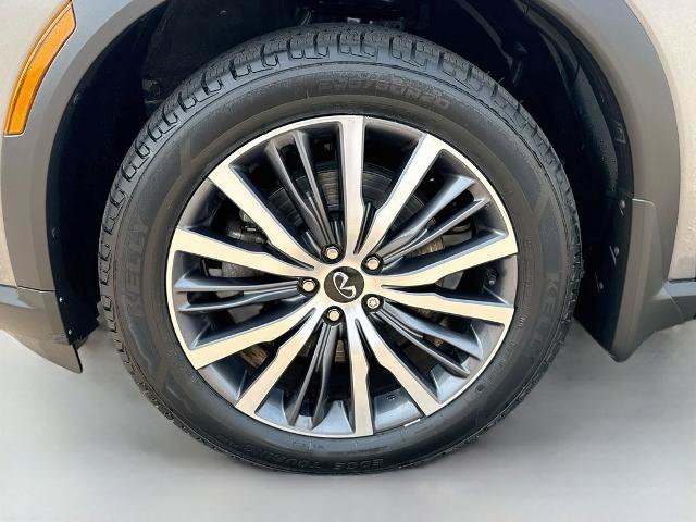 Used 2023 INFINITI QX60 Sensory w/ Vision Package AWD/4WD image 24