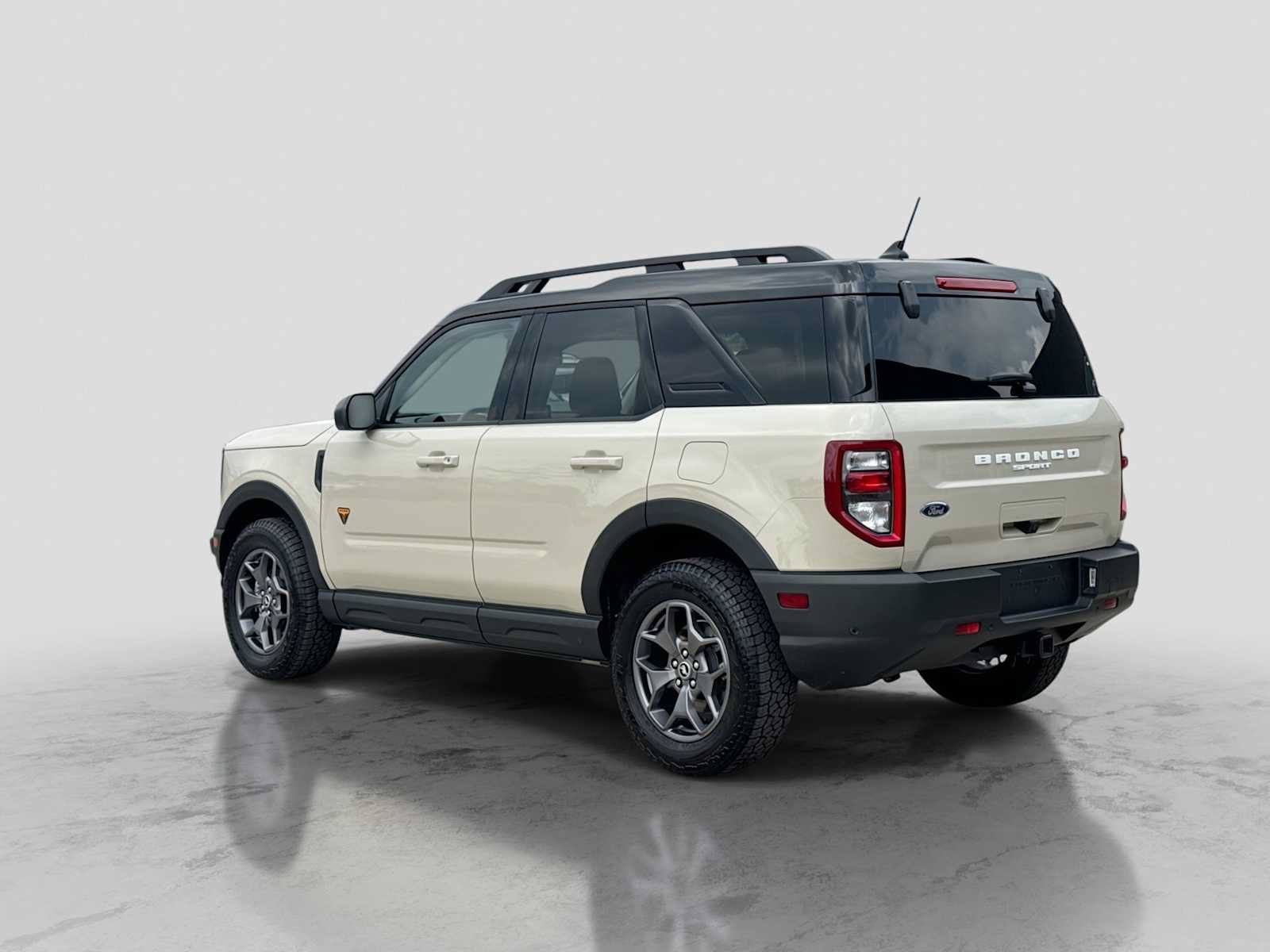Certified 2024 Ford Bronco Sport Badlands w/ Premium Package AWD/4WD image 4