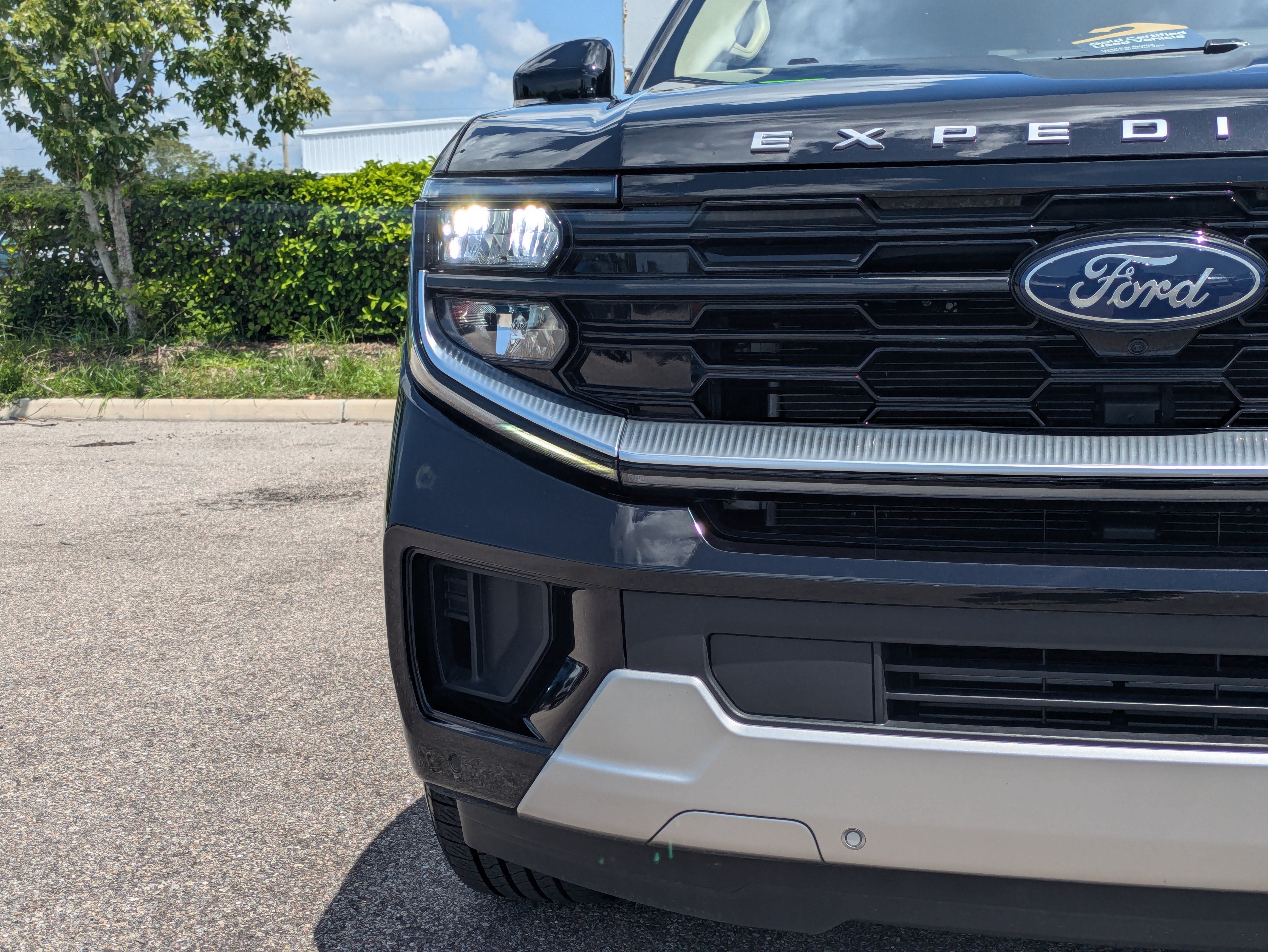 Certified 2025 Ford Expedition Platinum AWD/4WD image 10