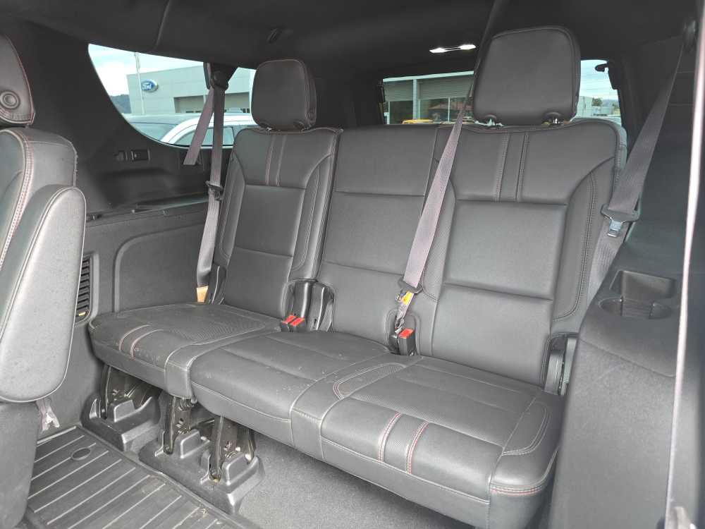 Used 2022 Chevrolet Suburban RST w/ Luxury Package AWD/4WD image 17