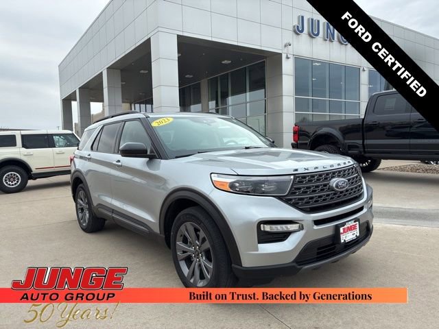 Certified 2023 Ford Explorer XLT w/ Equipment Group 202A AWD/4WD image 1