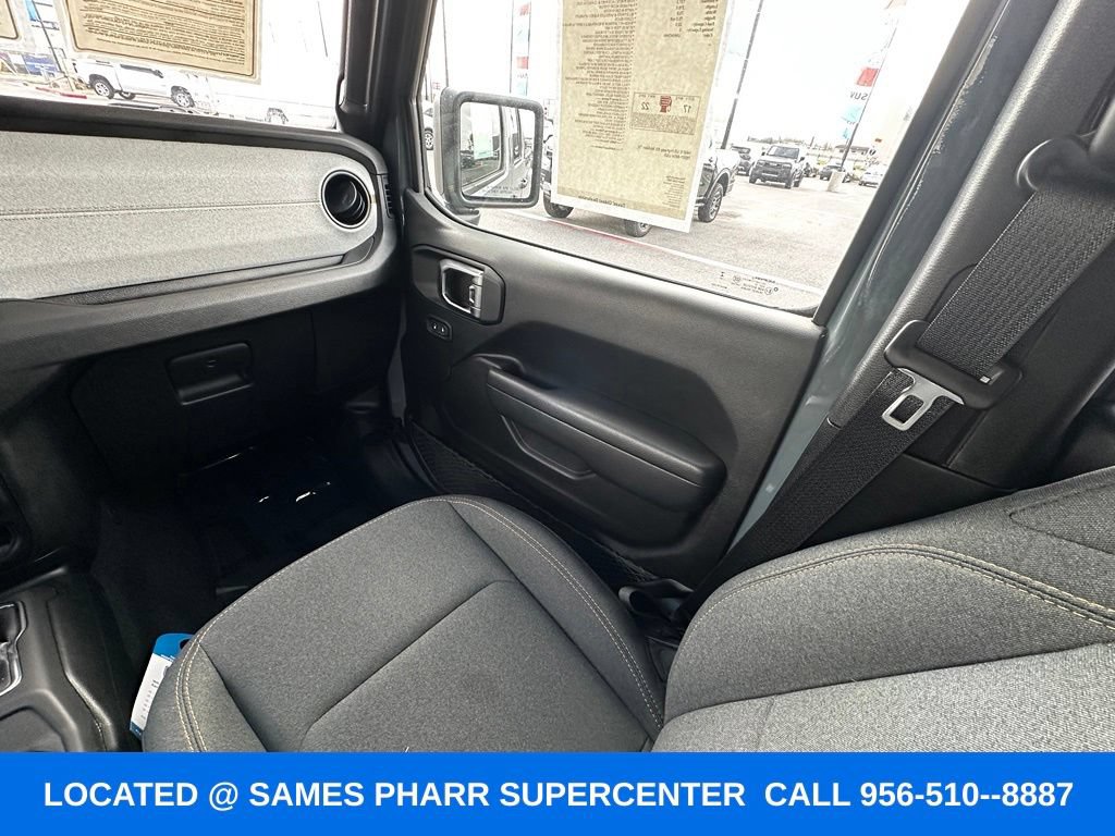 Used 2025 Jeep Gladiator Sport AWD/4WD image 15