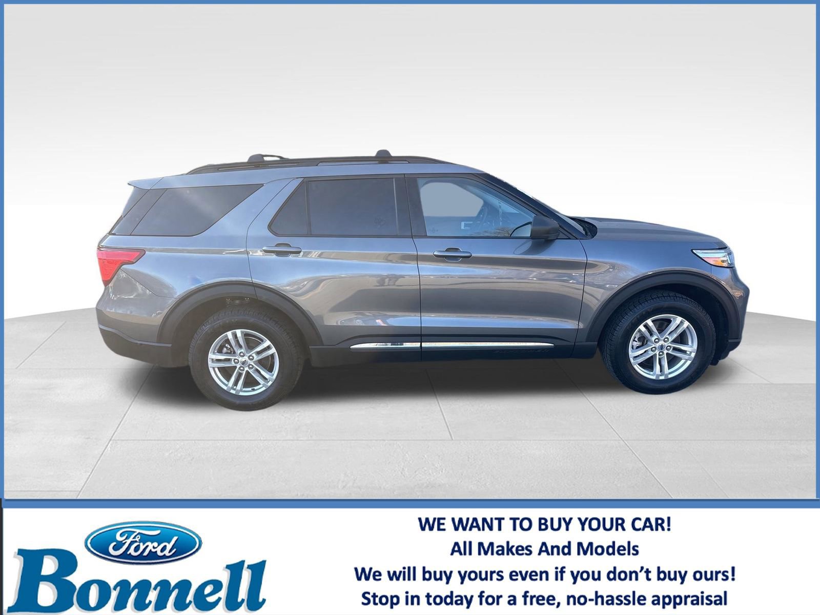 Certified 2022 Ford Explorer XLT w/ Equipment Group 202A AWD/4WD image 3