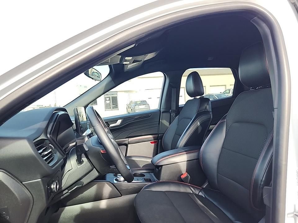 Certified 2023 Ford Escape ST-Line w/ Tech Pack #1 image 6
