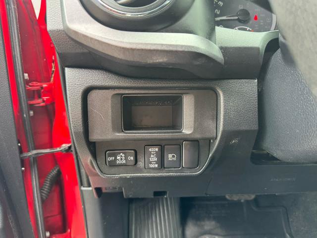 Used 2019 Toyota Tacoma TRD Off-Road AWD/4WD image 15