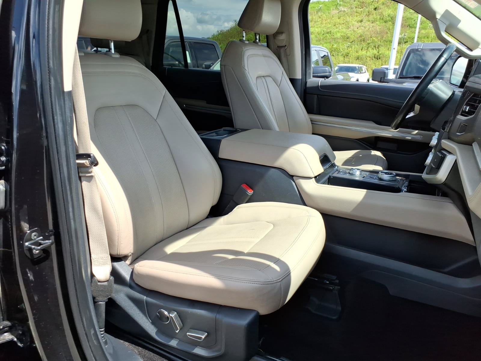 Certified 2022 Ford Expedition Max Limited AWD/4WD image 7