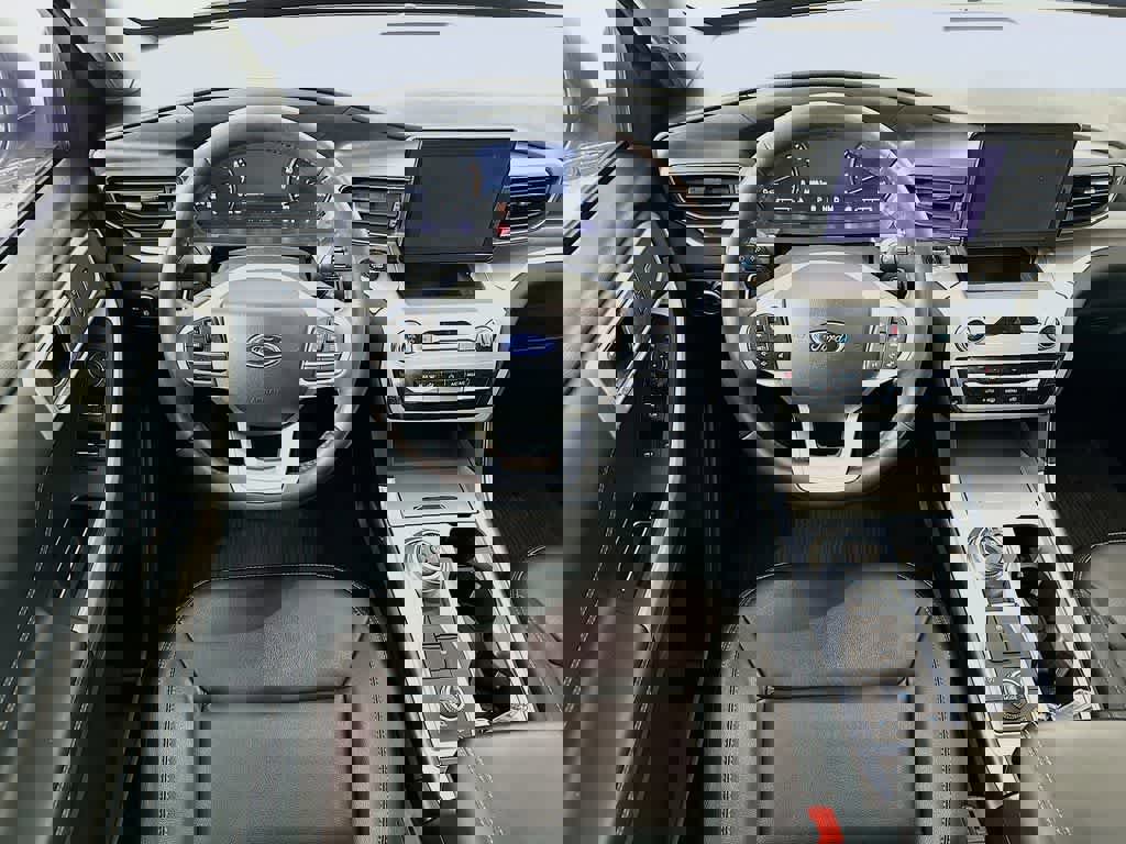 Certified 2020 Ford Explorer XLT w/ Equipment Group 202A image 13