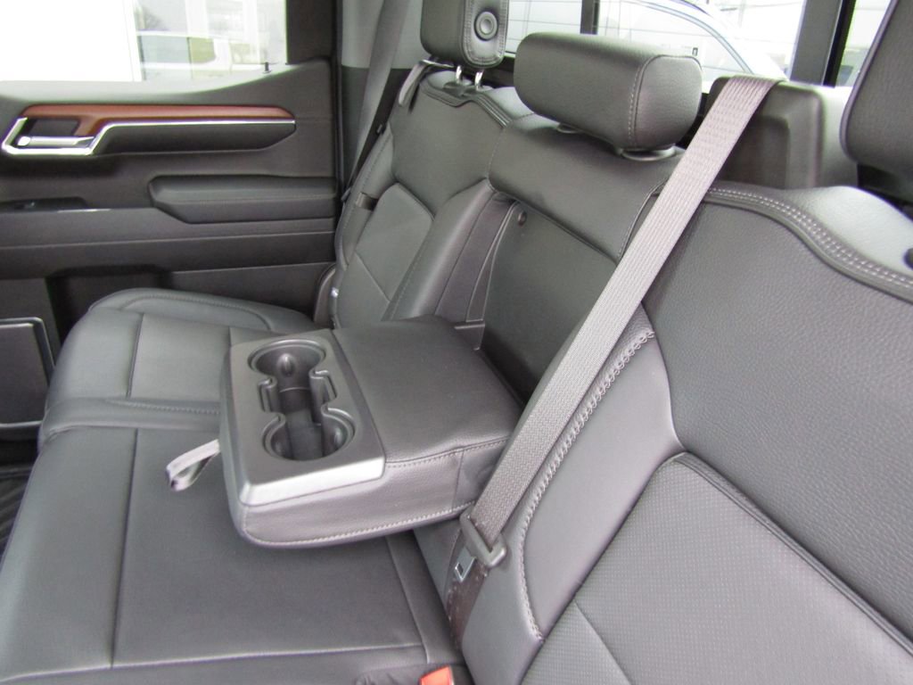 Used 2023 GMC Sierra 1500 Denali w/ Technology Package AWD/4WD image 42
