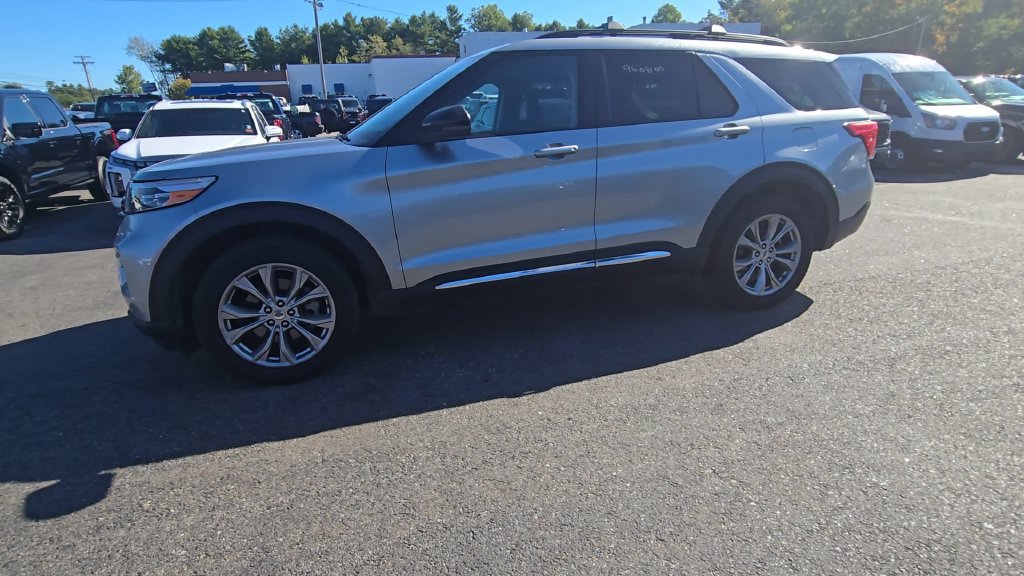 Certified 2024 Ford Explorer XLT w/ Equipment Group 202A AWD/4WD image 16