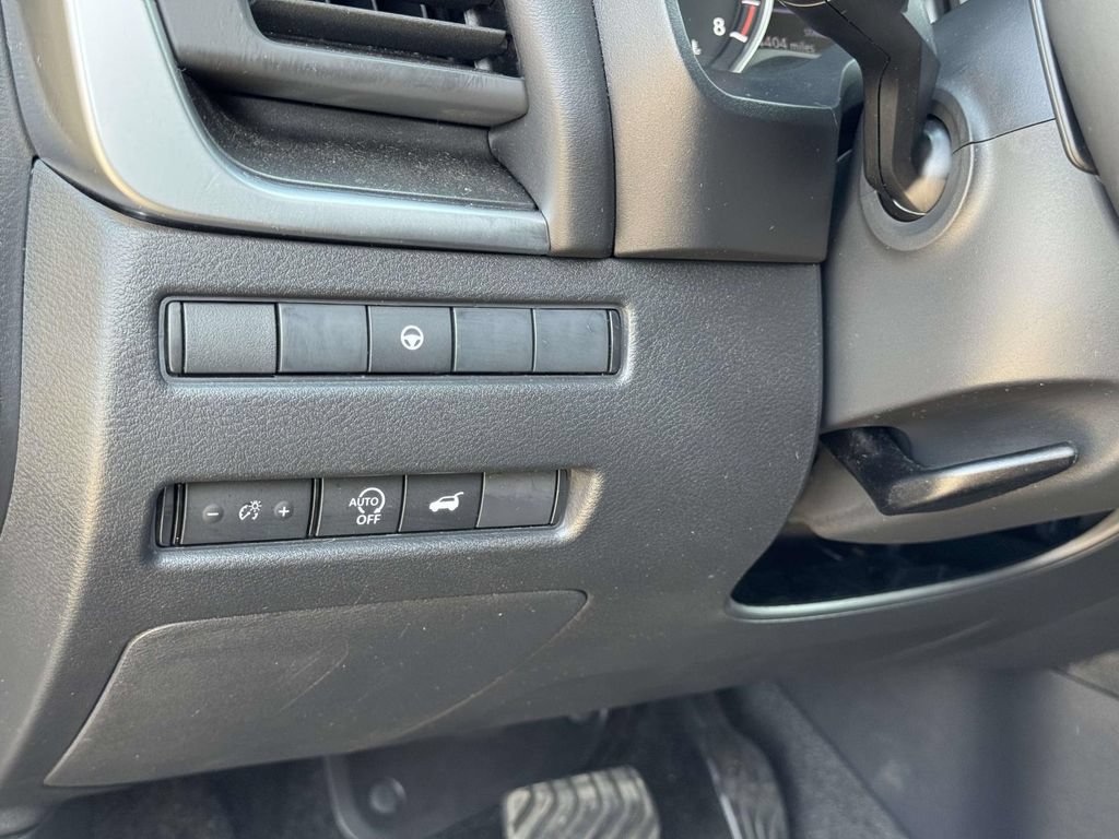 Used 2026 Nissan Rogue SV FWD image 10