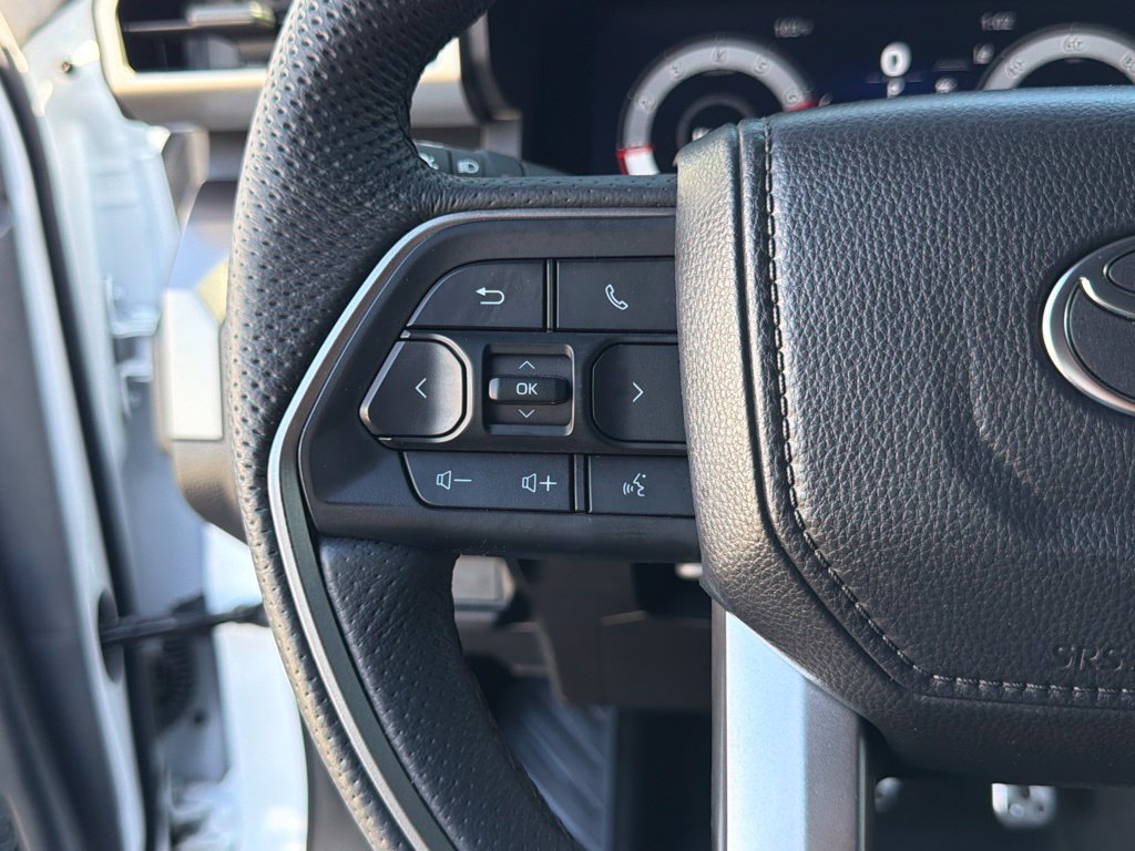 Used 2025 Toyota Tacoma TRD Sport AWD/4WD image 28