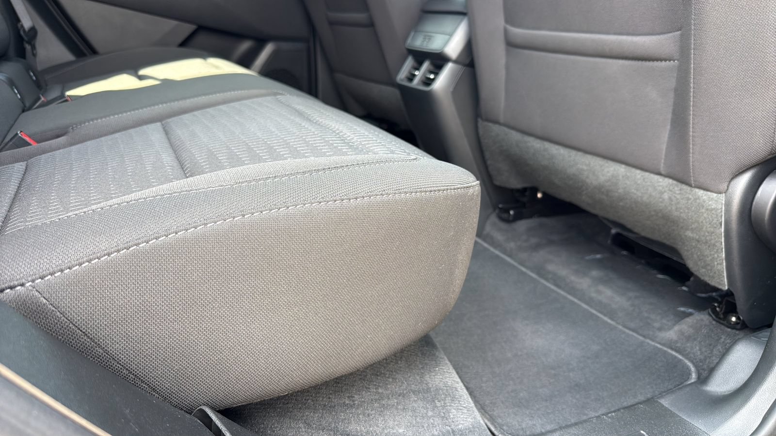 Used 2026 Chevrolet Equinox LT AWD/4WD image 25