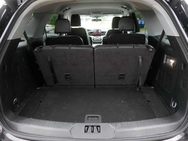 Certified 2023 Ford Explorer XLT w/ Equipment Group 202A AWD/4WD image 9