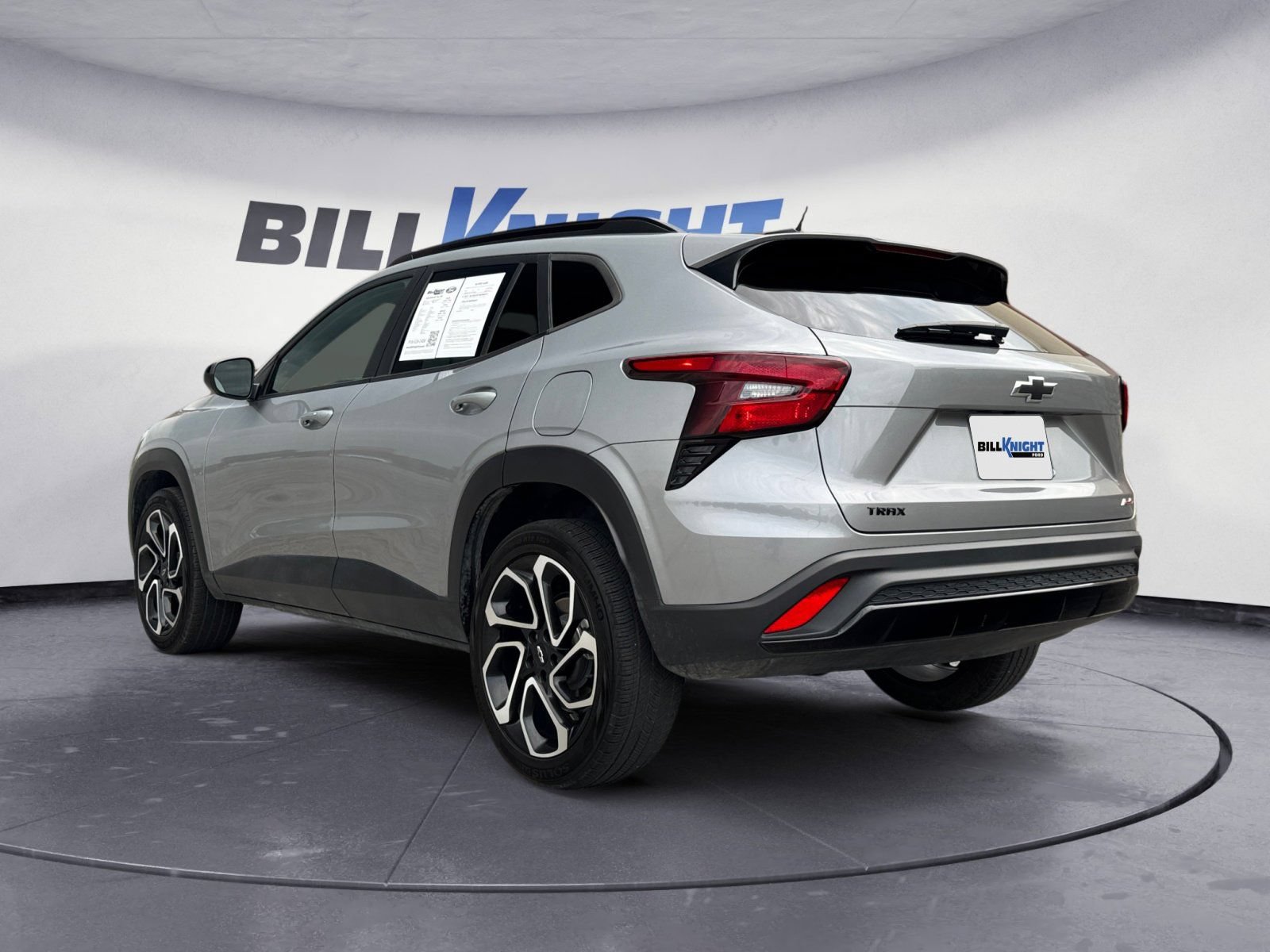 Used 2025 Chevrolet Trax RS FWD image 3