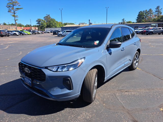 Certified 2024 Ford Escape ST-Line w/ Tech Pack #1 AWD/4WD image 4