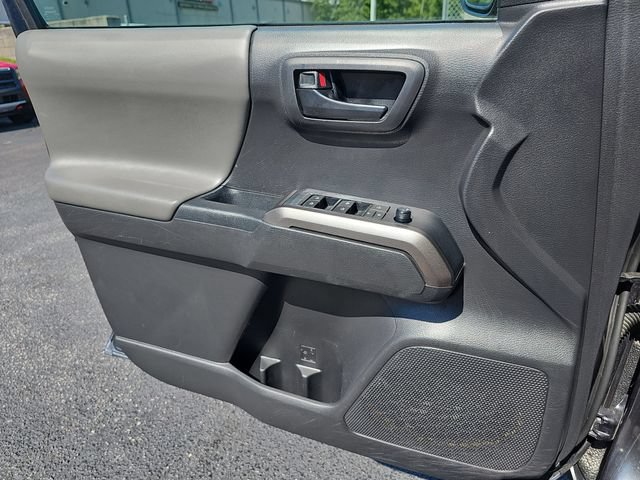 Used 2022 Toyota Tacoma SR5 w/ Technology Package RWD image 30