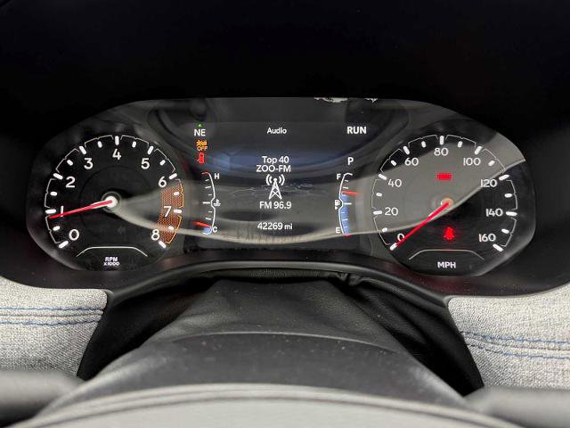 Used 2024 Jeep Compass Latitude image 14