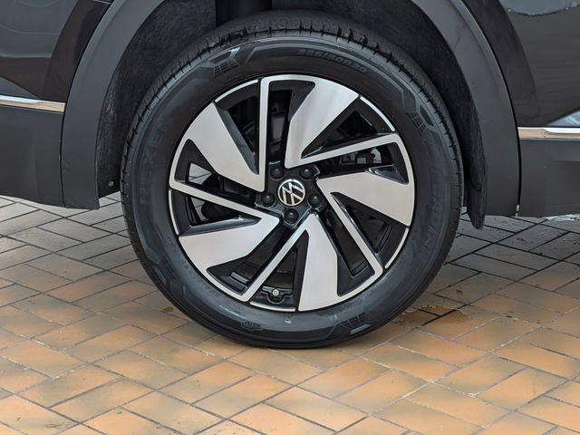 Used 2024 Volkswagen Atlas SEL AWD/4WD image 6