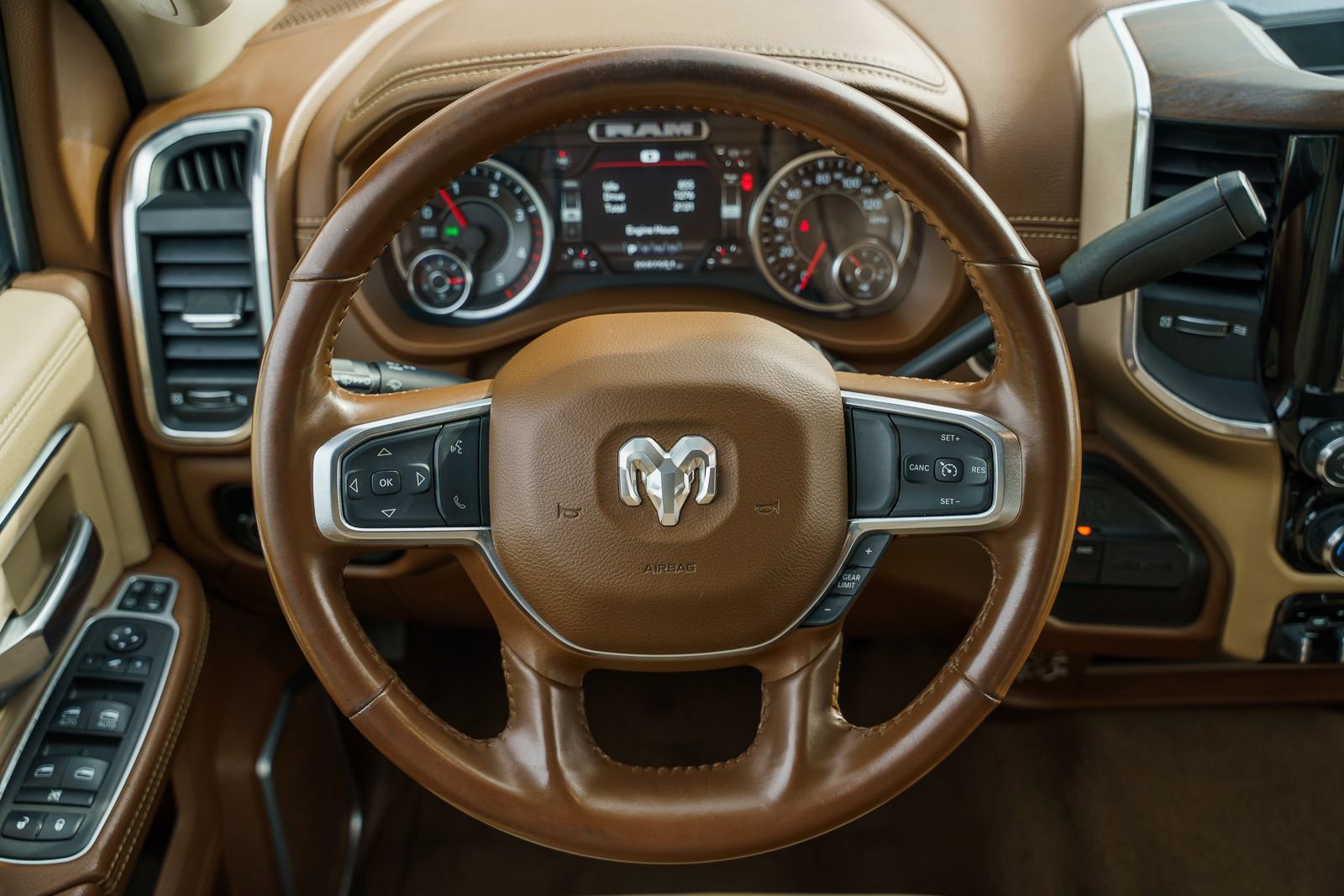 Used 2023 RAM 3500 Laramie AWD/4WD image 36