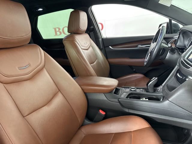 Used 2021 Cadillac XT5 Premium Luxury image 16