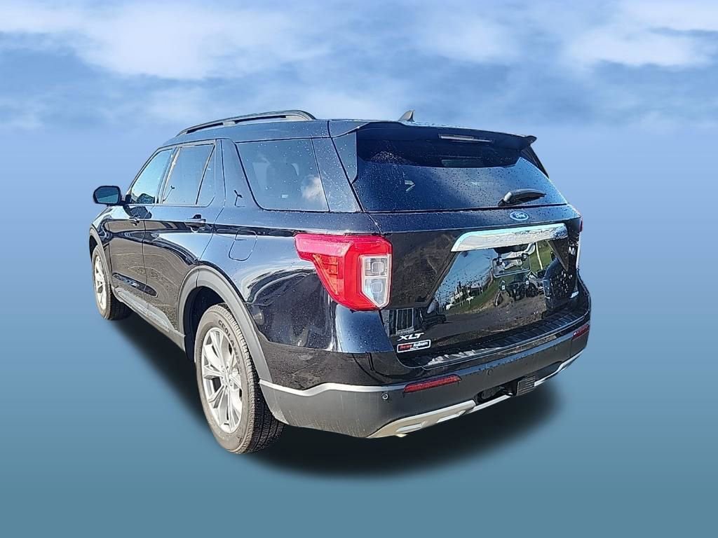 Certified 2023 Ford Explorer XLT w/ Equipment Group 202A AWD/4WD image 5