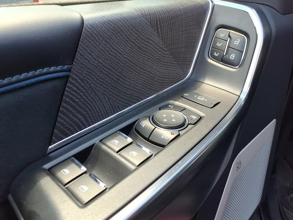 Certified 2025 Ford F350 Platinum AWD/4WD image 14