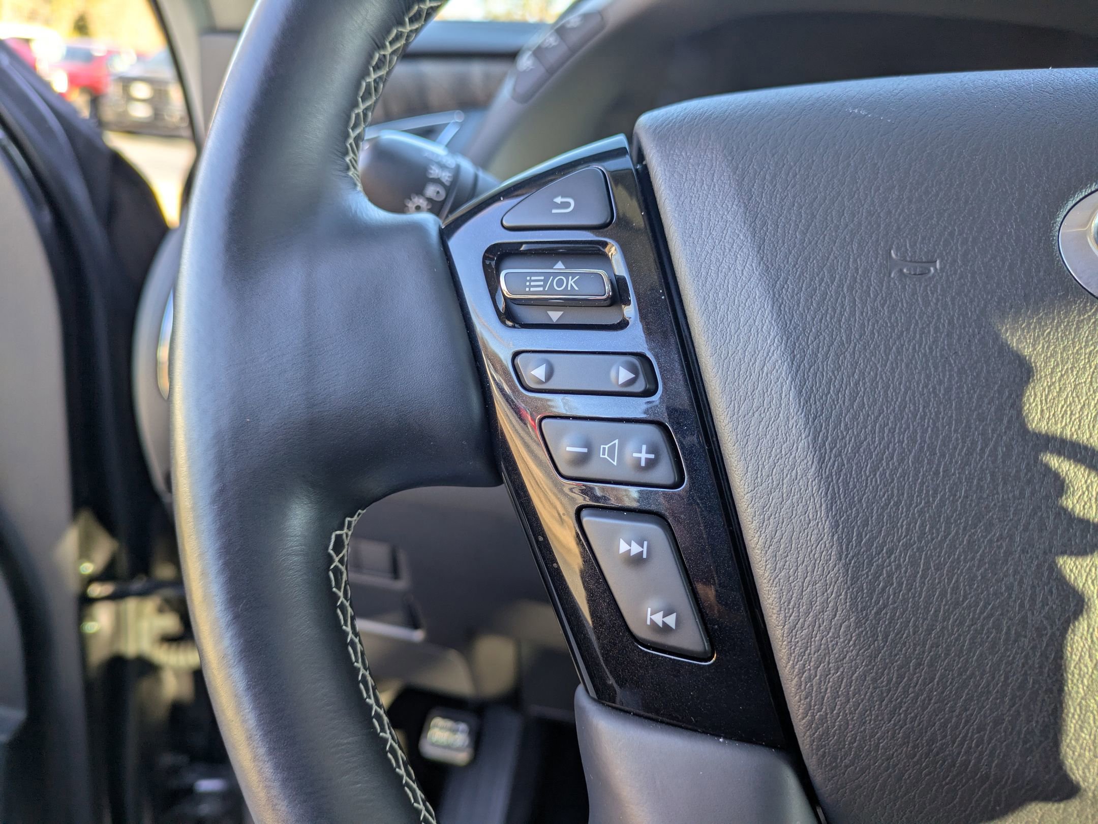 Used 2023 INFINITI QX80 Premium Select w/ Cargo Package image 18