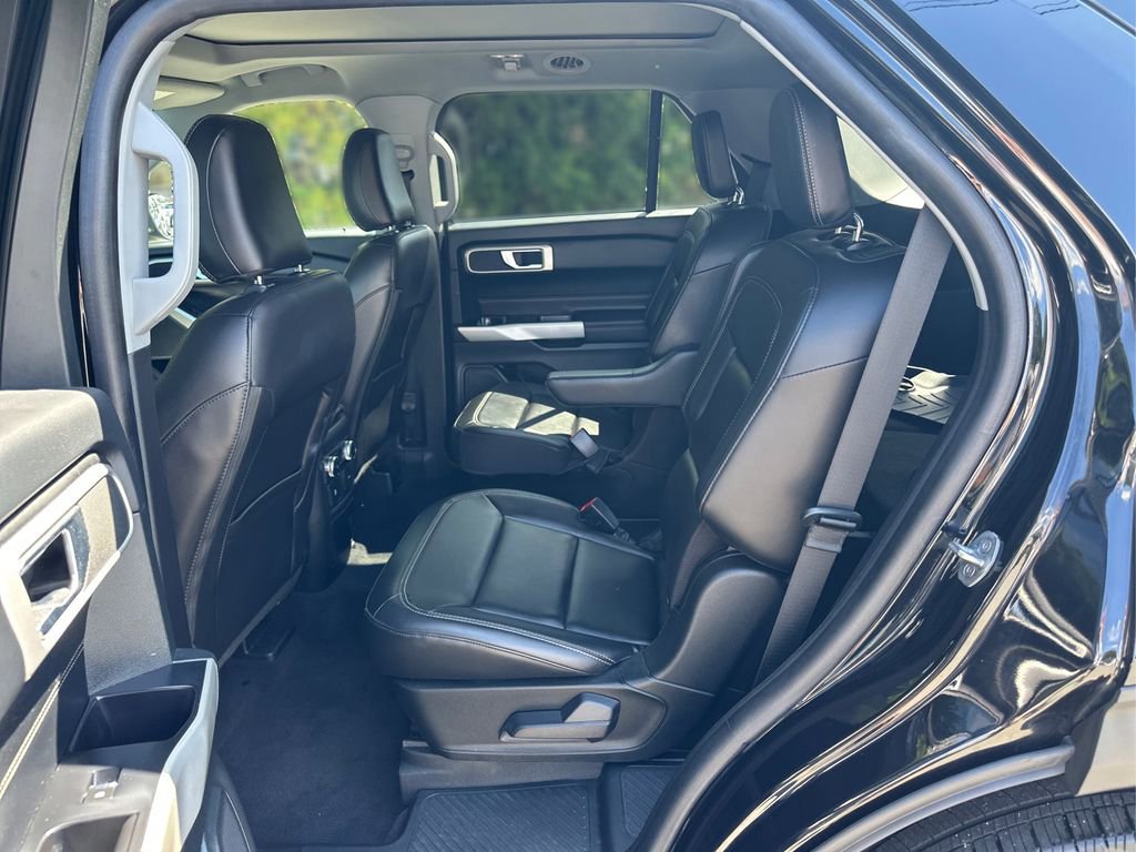 Certified 2022 Ford Explorer XLT w/ Equipment Group 202A image 10