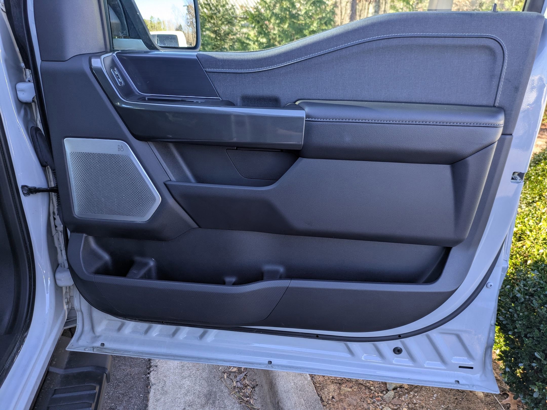 Certified 2023 Ford F150 Lariat w/ Equipment Group 502A High image 38