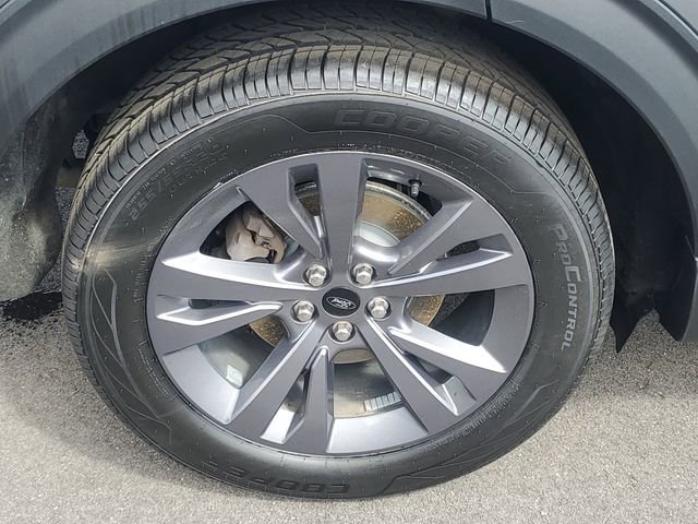 Certified 2023 Ford Explorer XLT w/ Equipment Group 202A image 5