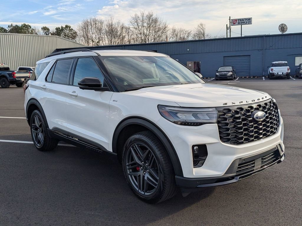 Certified 2025 Ford Explorer ST-Line w/ Premium Package image 8