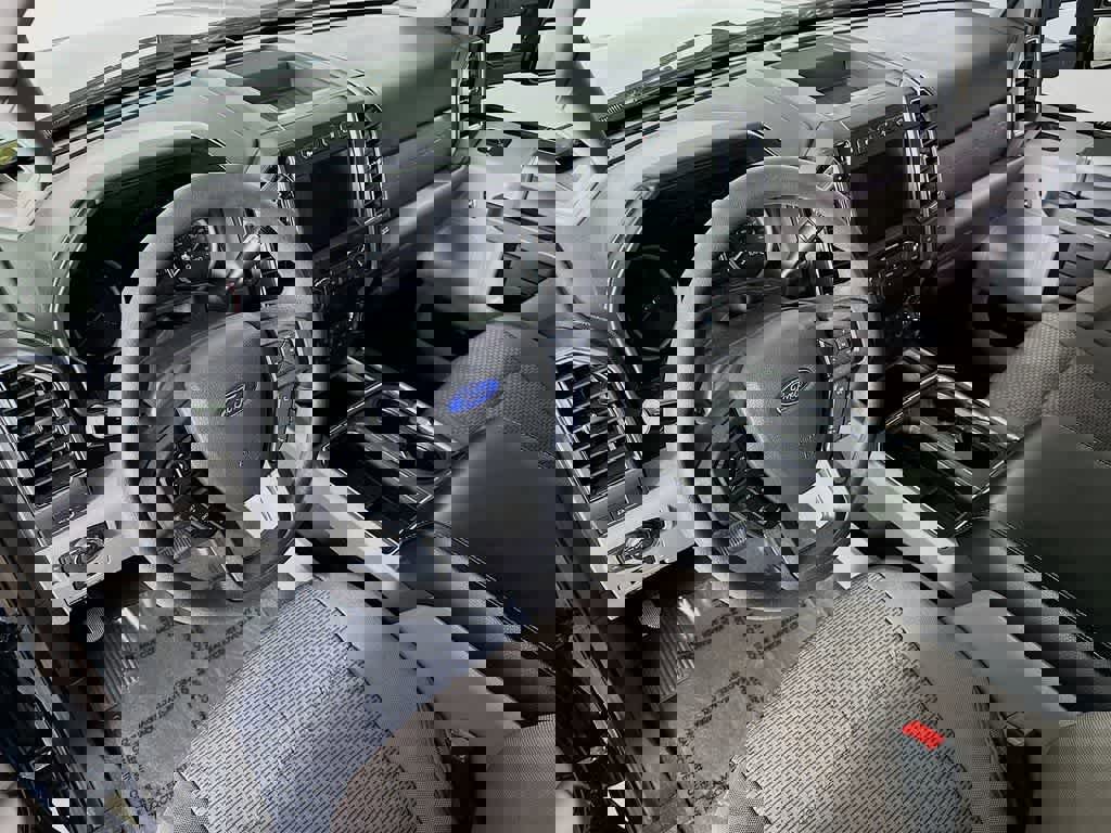 Certified 2020 Ford F250 XLT w/ XLT Premium Package image 9